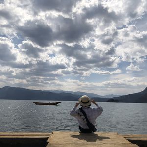 操死亚洲小女人
